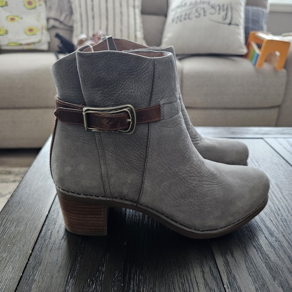 Dansko Hartley Boots - Picture 8 of 11